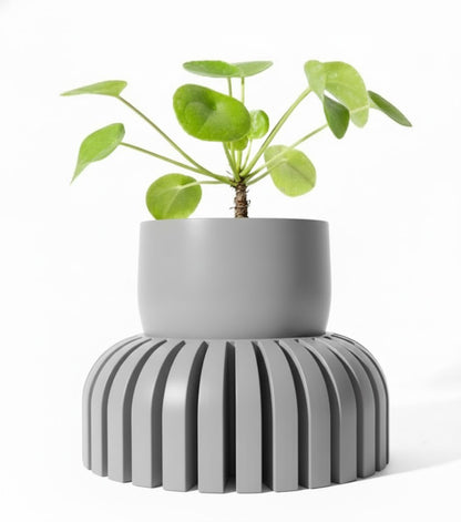 Der Karis – Skulpturaler 3D-Pflanztopf mit modernem Rippendesign
