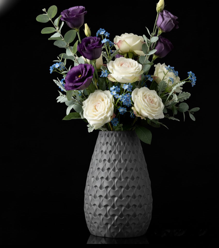 Vase "Inter Flower Vase" – Organische Eleganz