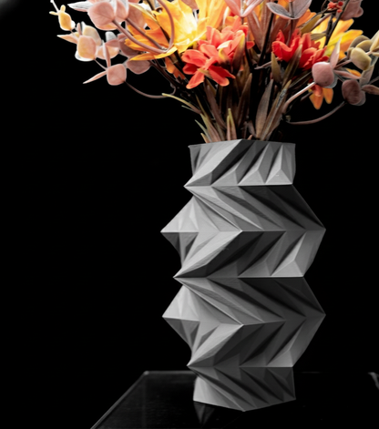 Vase „Twis Flower Vase" – Skulpturale Bewegung