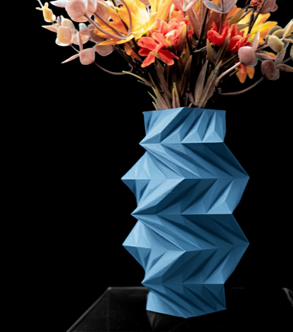 Vase „Twis Flower Vase" – Skulpturale Bewegung
