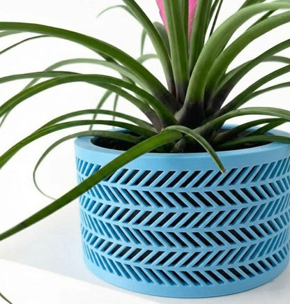 Quen Pflanztopf – Zeitloser 3D-Pflanztopf mit markanter Chevron-Struktur