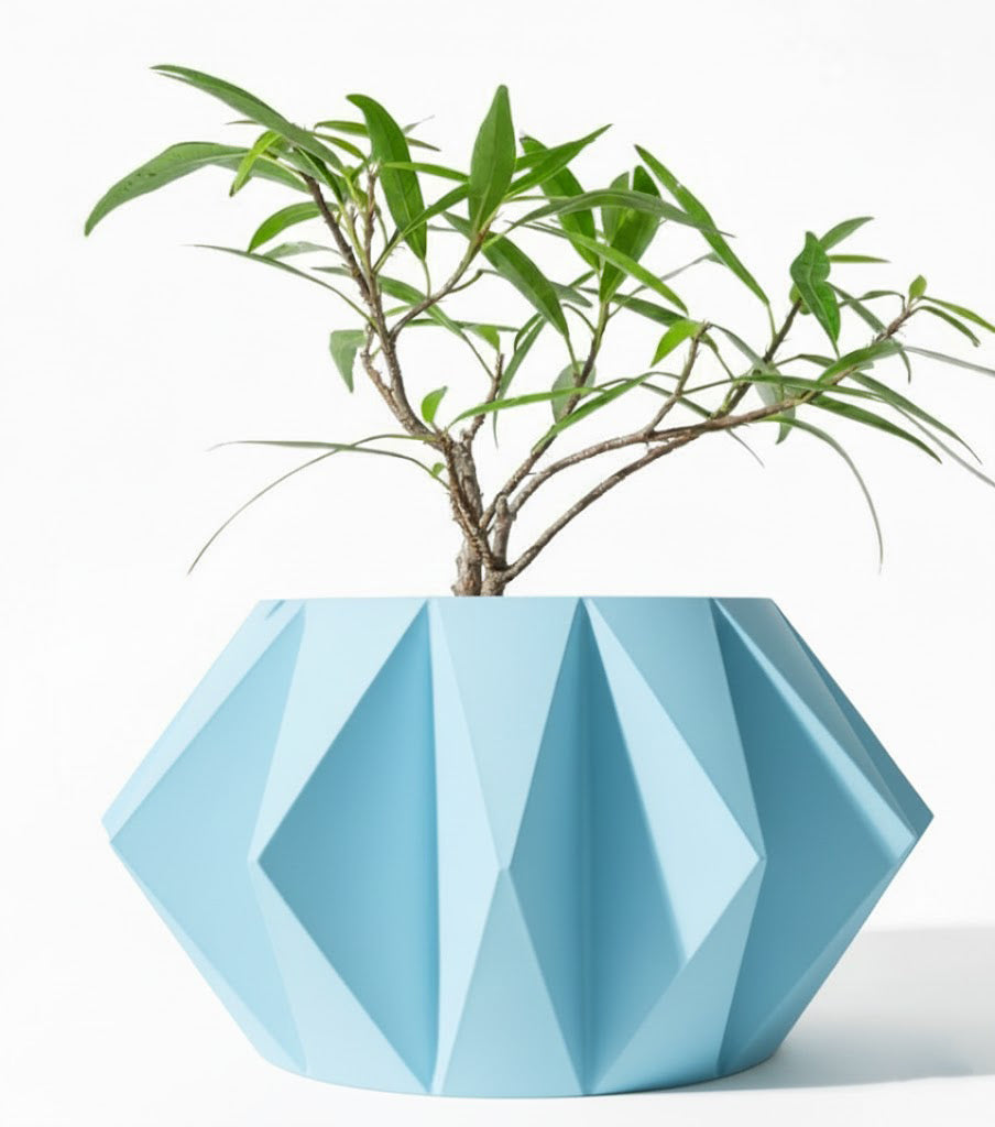 Der Koni – Geometrischer 3D-Pflanztopf mit markanter Facettenstruktur