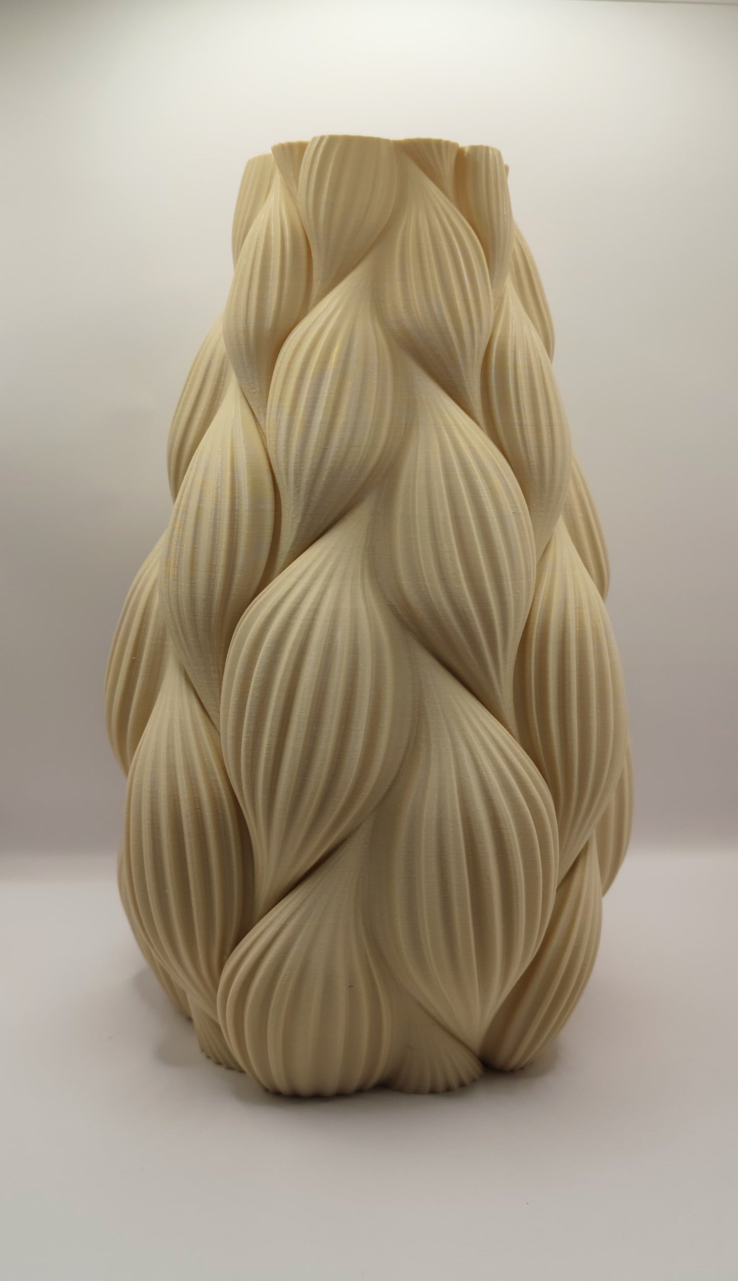 Vase „Ripple“ – Skulpturales Design trifft auf organische Eleganz