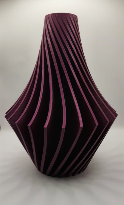Vase „Vamio“ – Dynamik in Design gegossen
