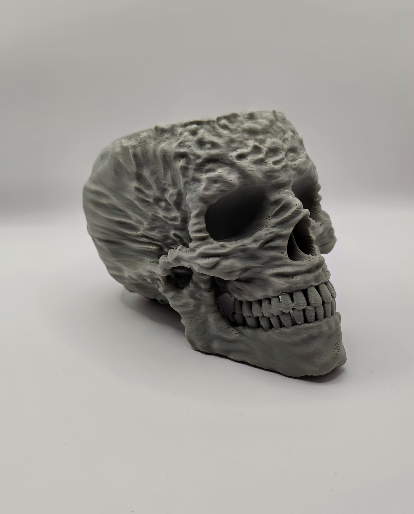 Totenkopf Pflanztopf – Makaber schön in 3D