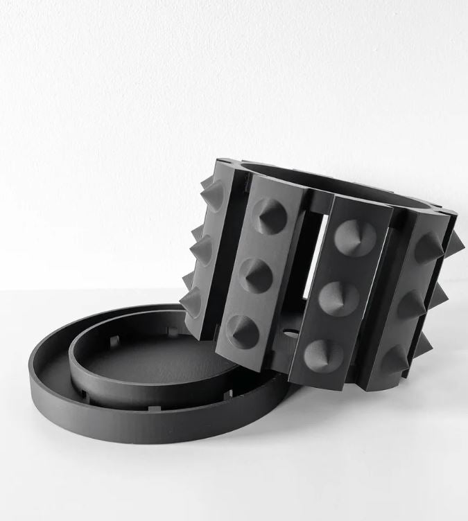 Irvox Pflanztopf – Unkonventioneller 3D-Orchideentopf mit markanter Noppenstruktur und Abtropfschale