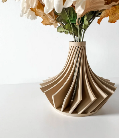 Vase „Kario Short Vase“ – Dynamik trifft auf Designkunst