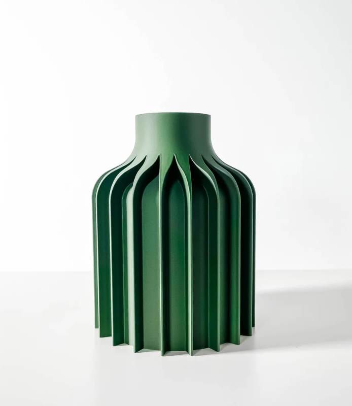 Vase „Kinsu-Kurzvase“ – Geradlinige Eleganz in skulpturaler Form