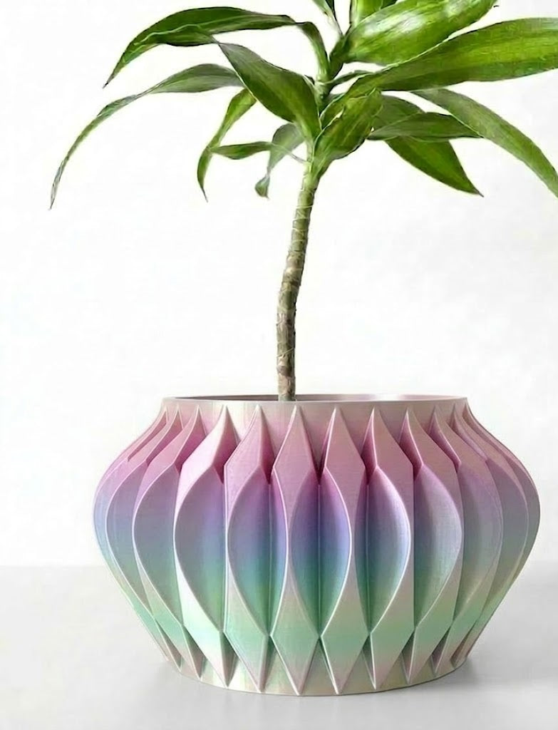 Sevi Pflanztopf – Dreidimensionale Eleganz in floraler Form