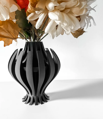 Vase „Nemesis“ – Organische Dynamik in skulpturaler Form