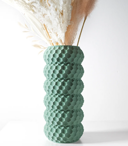 Vase „Okos-Vase“ – Geometrische Eleganz in neuer Form