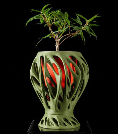 Mantis – Der organisch-geformte 3D Pflanztopf mit futurativem Look
