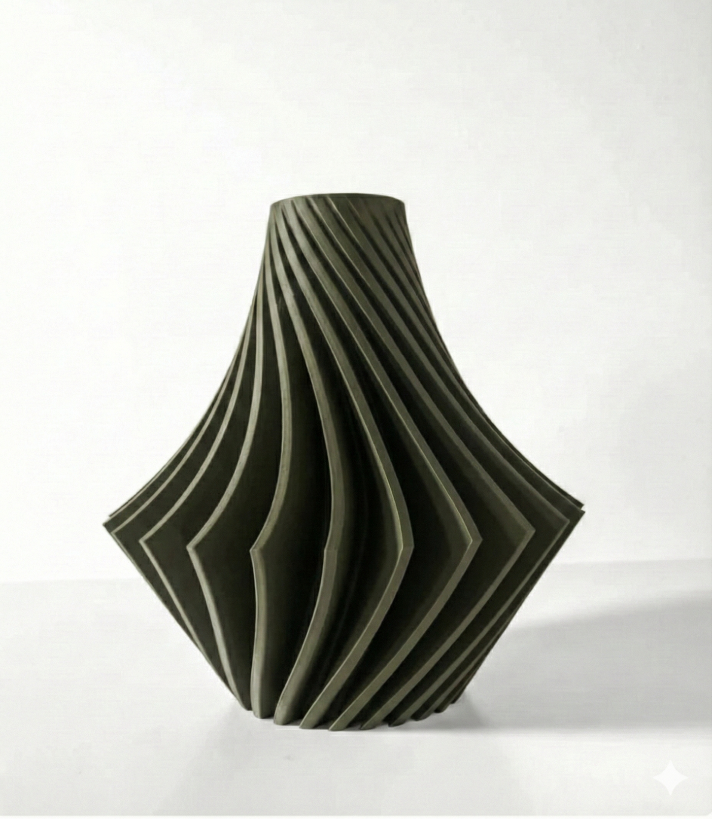 Vase „Vamio“ – Dynamik in Design gegossen