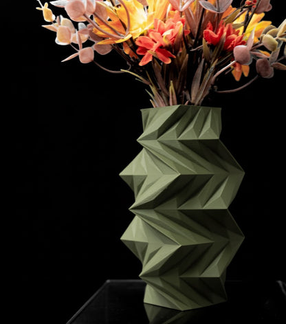 Vase „Twis Flower Vase" – Skulpturale Bewegung