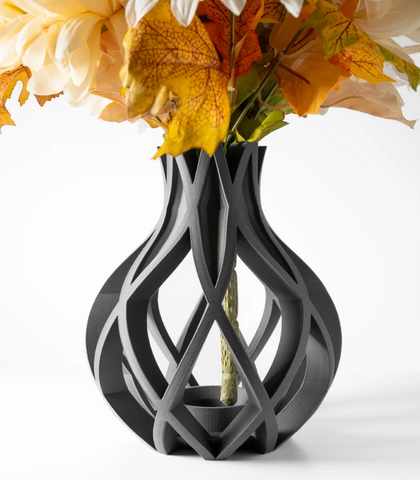 Vase „Qukan-Vase“ – Skulpturale Leichtigkeit in perfekter Symmetrie