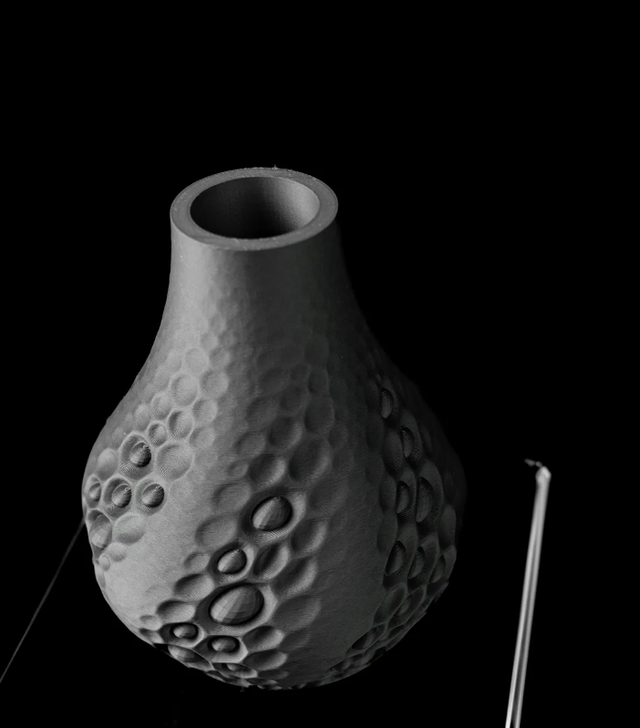 Vase „Pearl Flower Vase" – Eleganz in Struktur