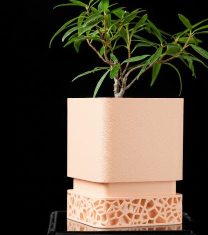 Vori Square Planter – Kantiger Minimalismus trifft 3D-Kunst