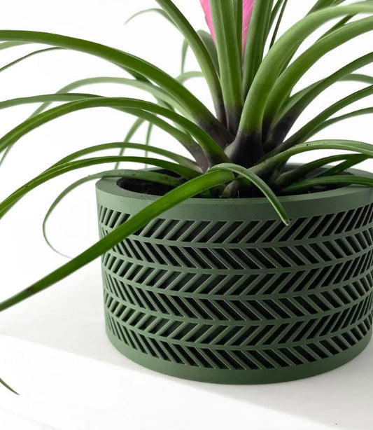Quen Pflanztopf – Zeitloser 3D-Pflanztopf mit markanter Chevron-Struktur