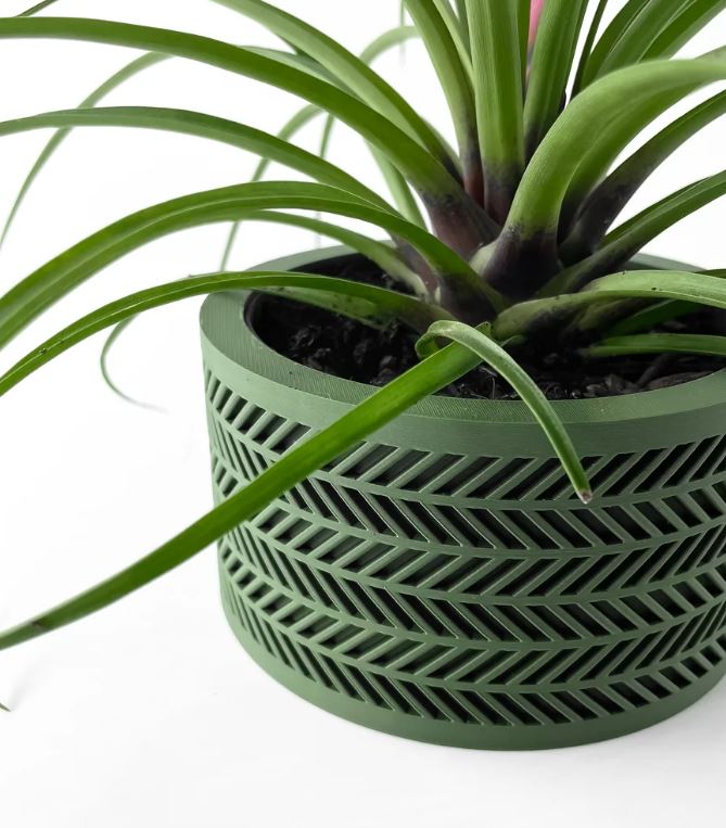 Quen Pflanztopf – Zeitloser 3D-Pflanztopf mit markanter Chevron-Struktur
