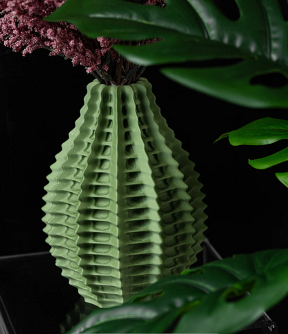 Vase "Ribbed Flower Vase" – Geometrische Klarheit mit Charakter