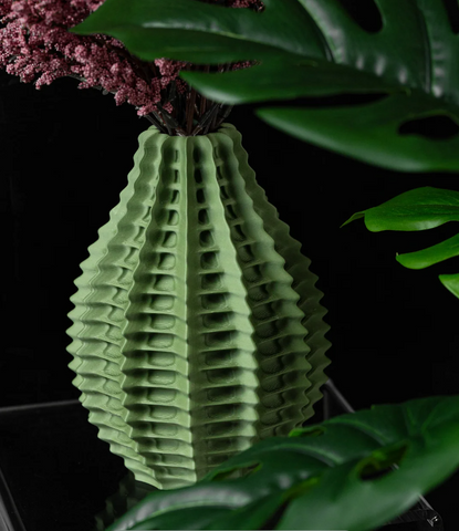 Vase "Ribbed Flower Vase" – Geometrische Klarheit mit Charakter
