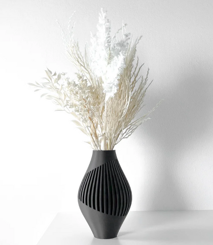 Vase „Rinex“ – Organische Dynamik trifft modernes Design