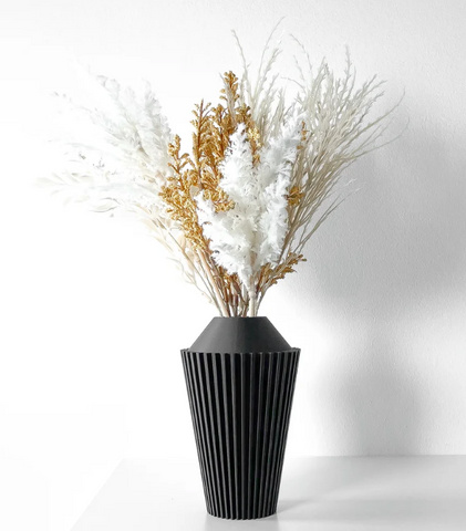 Vase „Riveno“ – Zeitlos klar. Modern gerillt.