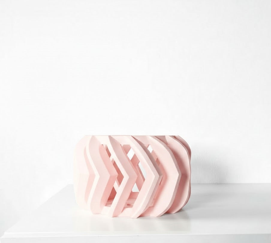 Garni Pflanztopf – Dynamischer 3D-Orchideentopf mit markanter Chevron-Struktur und Belüftungssystem