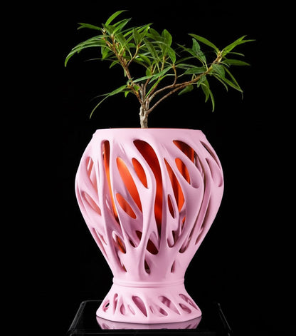 Mantis – Der organisch-geformte 3D Pflanztopf mit futurativem Look