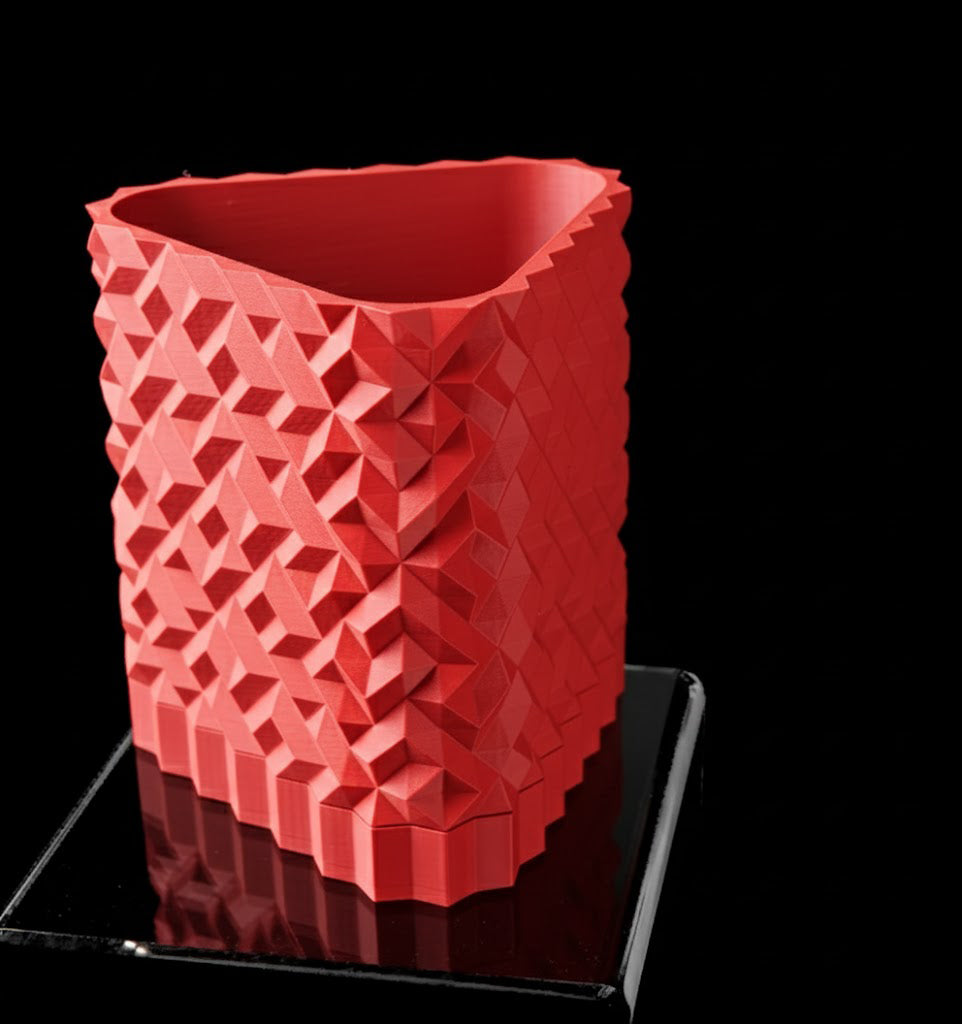 Cobble Pflanztopf 02 – Skulpturales Design mit urbanem Flair