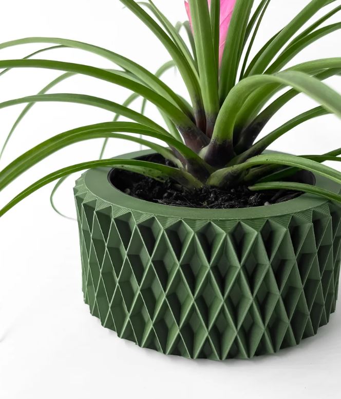 Sarv Pflanztopf – Ausdrucksstarker 3D-Pflanztopf mit diamantartiger Struktur