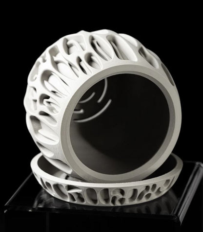 Schleim – Organische 3D-Form in geschlossener Eleganz
