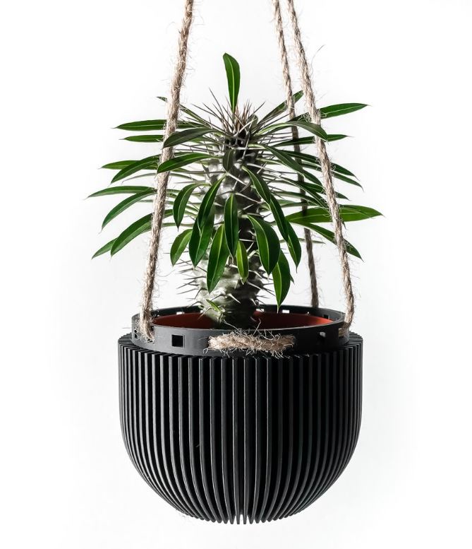 Der Jani – Skulpturaler 3D-Hängepflanztopf für schwebende Urban-Jungle-Looks
