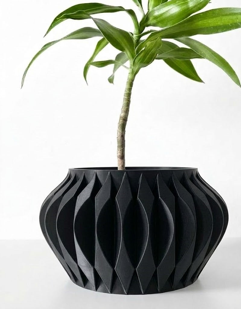 Sevi Pflanztopf – Dreidimensionale Eleganz in floraler Form