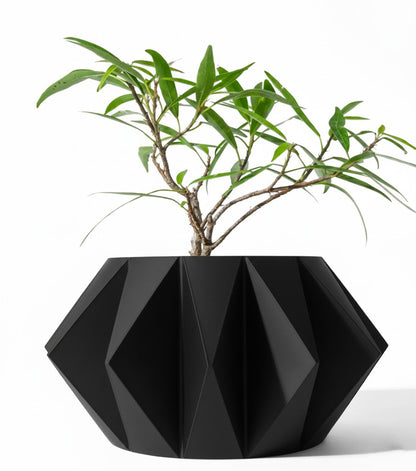 Der Koni – Geometrischer 3D-Pflanztopf mit markanter Facettenstruktur