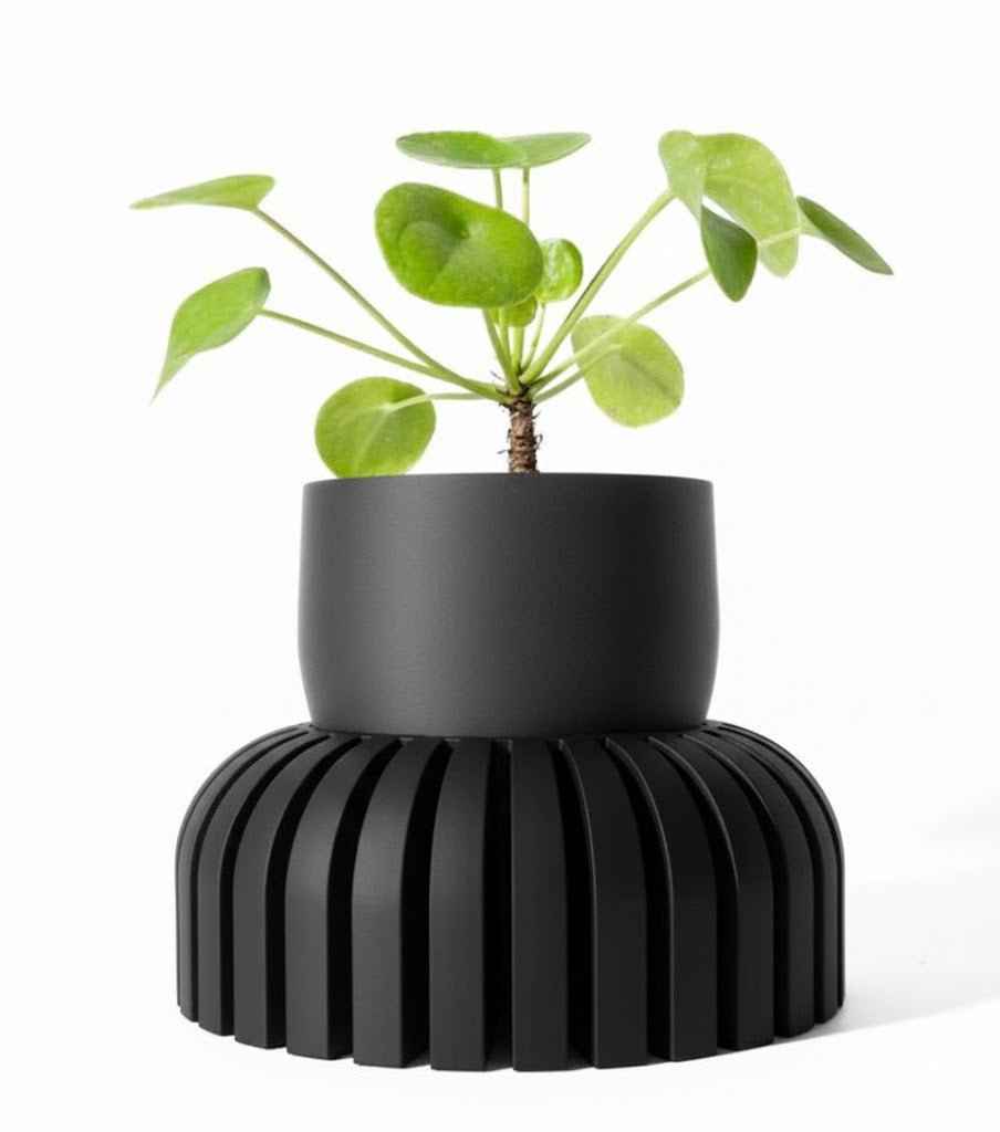 Der Karis – Skulpturaler 3D-Pflanztopf mit modernem Rippendesign