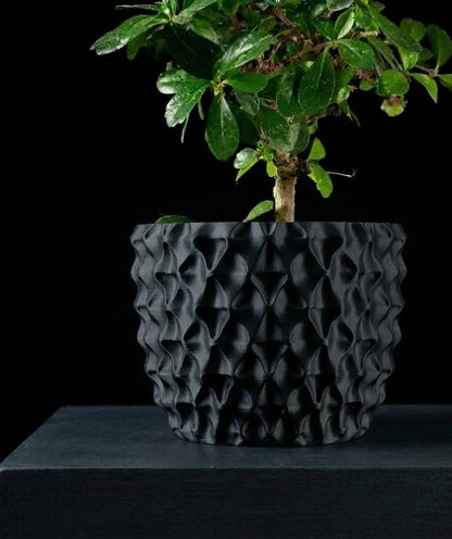 Tri-Wave Pflanztopf – Organische Wellen im futuristischen 3D-Look