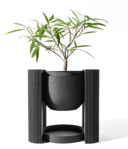 Der Avor – Minimalistischer 3D-Pflanztopf mit architektonischem Sockel