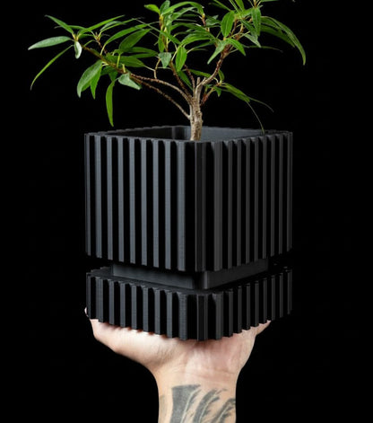 Gestreifter – Der kantige 3D-Pflanztopf mit Charakter