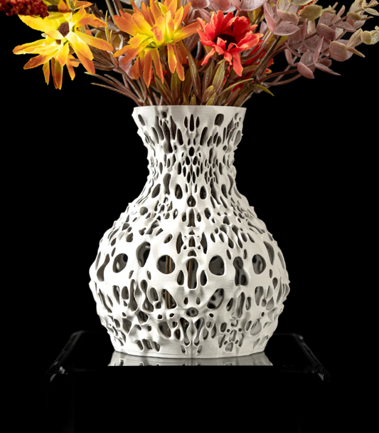 Vase „Spotted Flower Vase“ – Kunstvoll durchlöchert, unübersehbar einzigartig