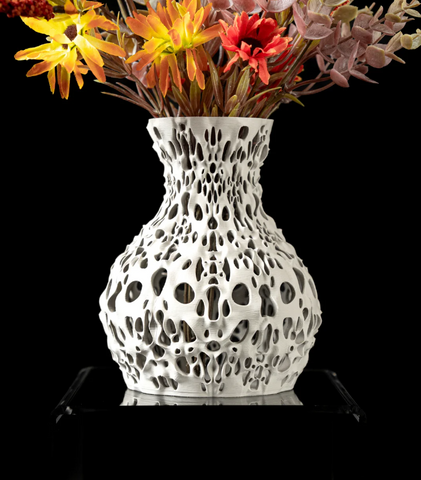Vase „Spotted Flower Vase“ – Kunstvoll durchlöchert, unübersehbar einzigartig