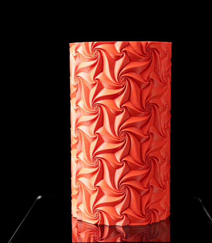 Vase„ Swirl Flower Vase“ – Kunst in Bewegung