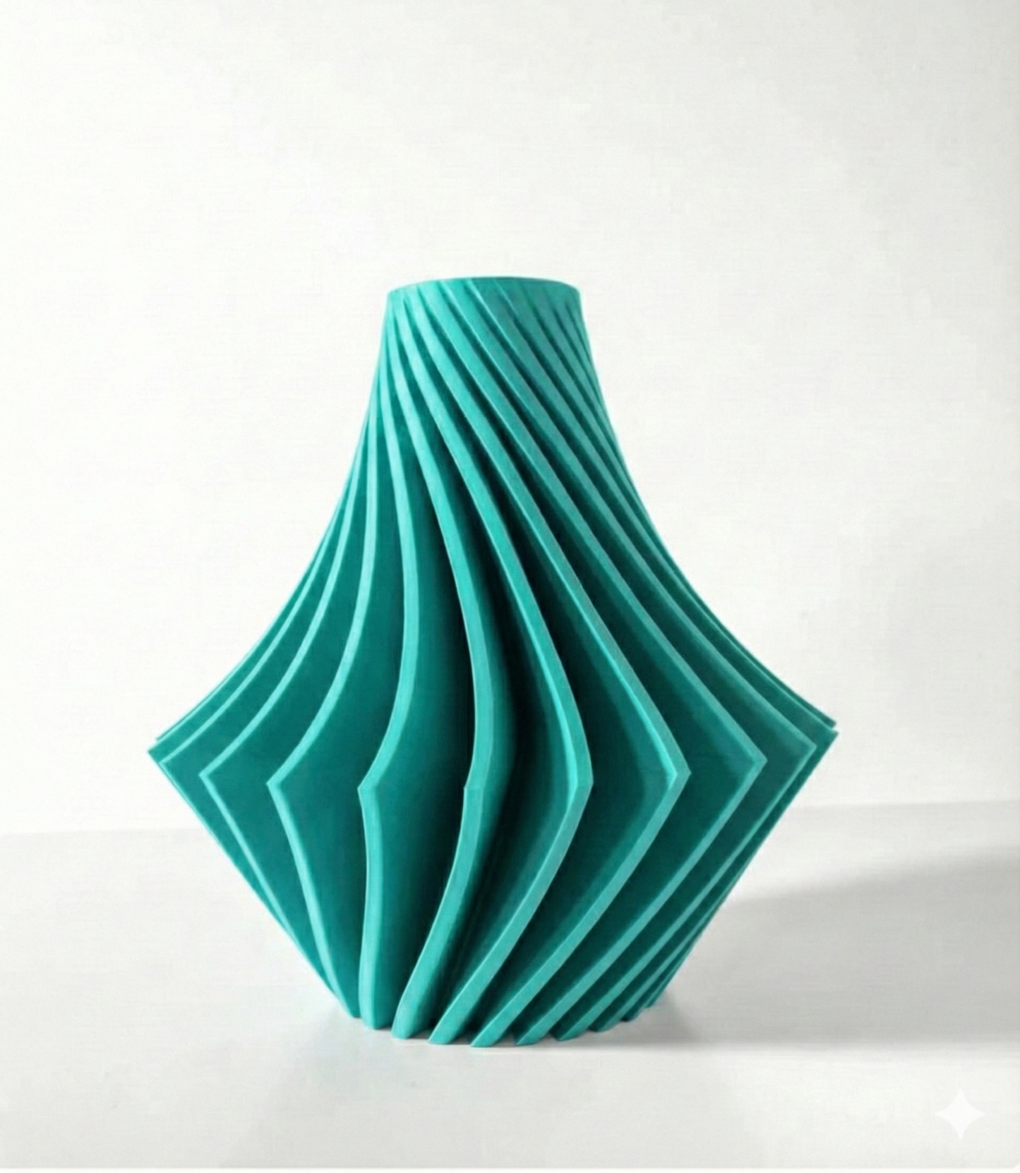 Vase „Vamio“ – Dynamik in Design gegossen