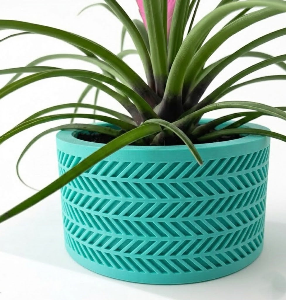 Quen Pflanztopf – Zeitloser 3D-Pflanztopf mit markanter Chevron-Struktur