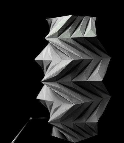 Vase „Twis Flower Vase" – Skulpturale Bewegung