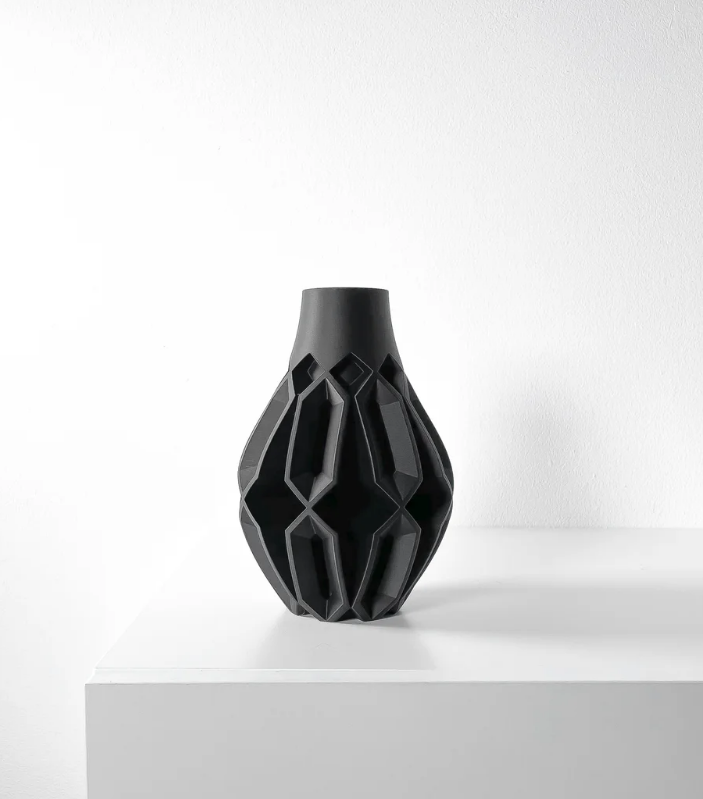 Vase „Vesperi“ – Kunstvolle Tiefe in moderner Form