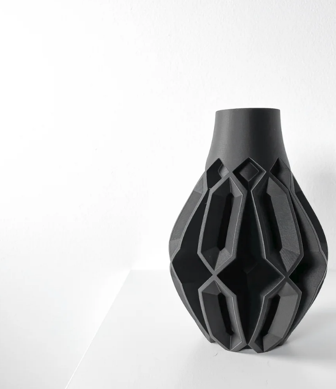 Vase „Vesperi“ – Kunstvolle Tiefe in moderner Form