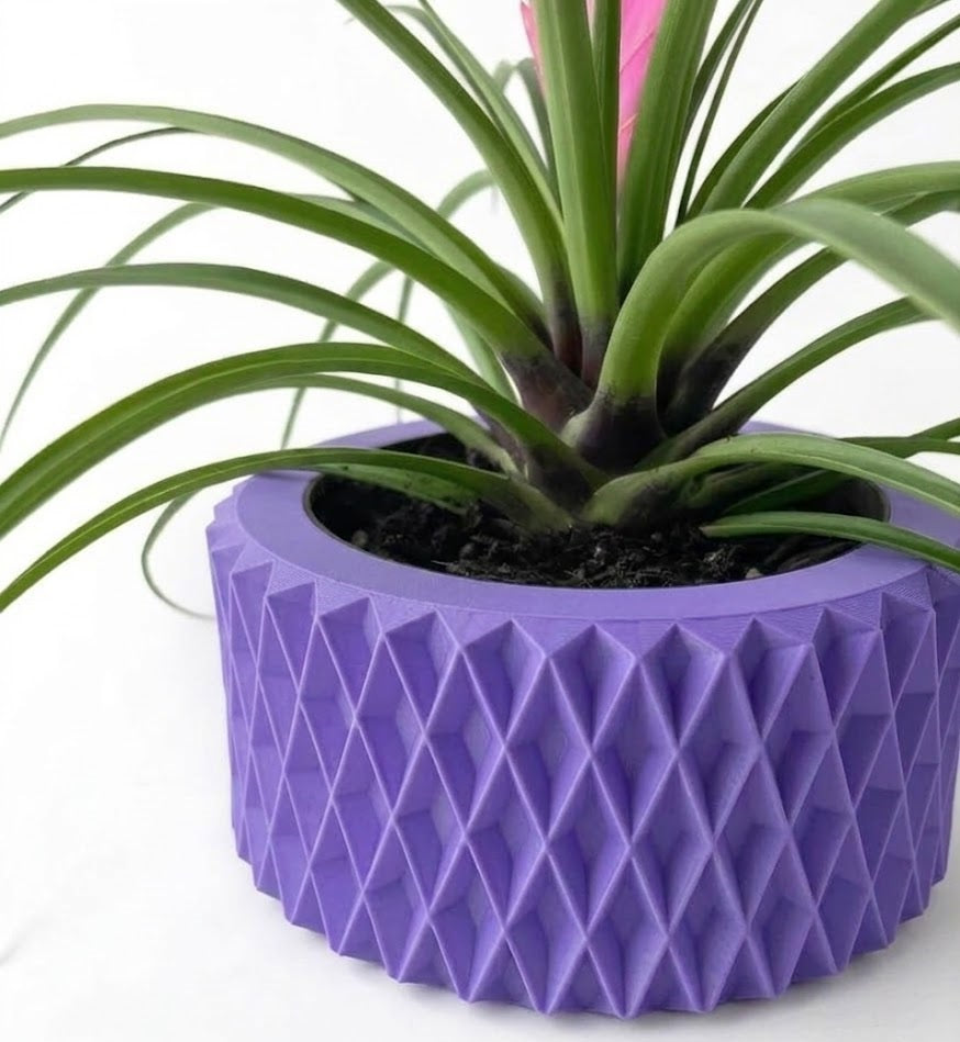Sarv Pflanztopf – Ausdrucksstarker 3D-Pflanztopf mit diamantartiger Struktur