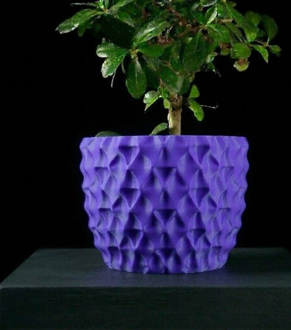 Tri-Wave Pflanztopf – Organische Wellen im futuristischen 3D-Look