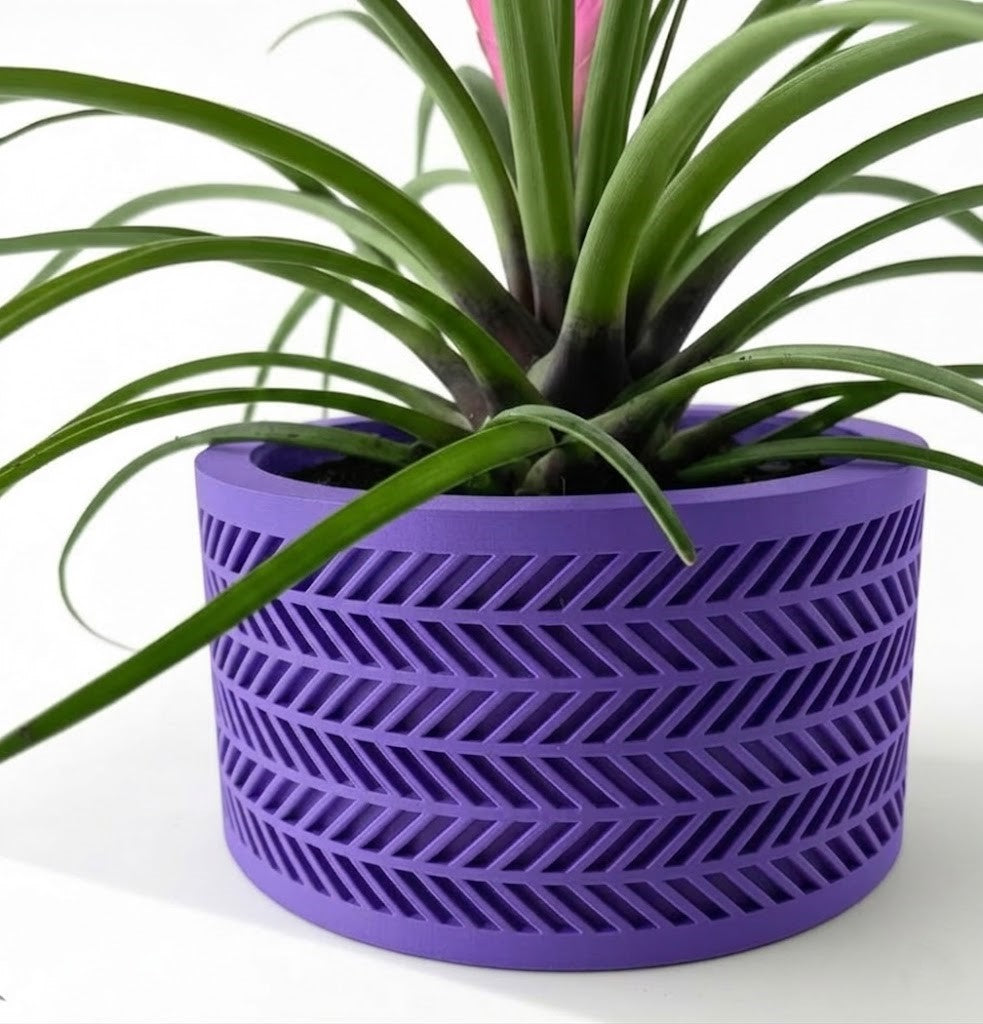 Quen Pflanztopf – Zeitloser 3D-Pflanztopf mit markanter Chevron-Struktur